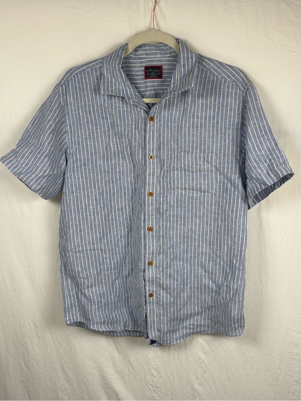 UNTUCKit Men's large Blue and White Vertical Stripe Linen Short Sleeve Shirt